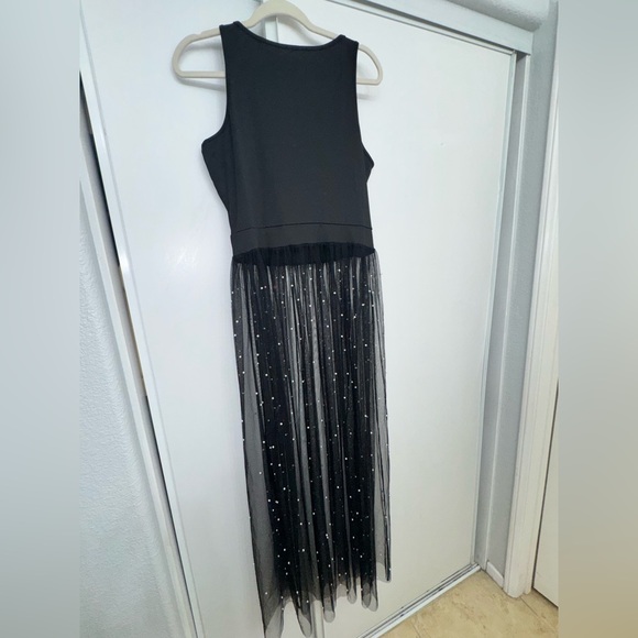 Elegant Black tank with attached Sheer Skirt with White pearl details - Picture 5 of 6